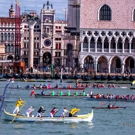 Tiziana Lido di Venezia