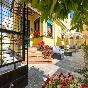 Tiziana Hotel 3*