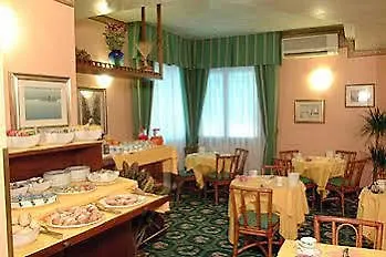 Tiziana Hotel 3*