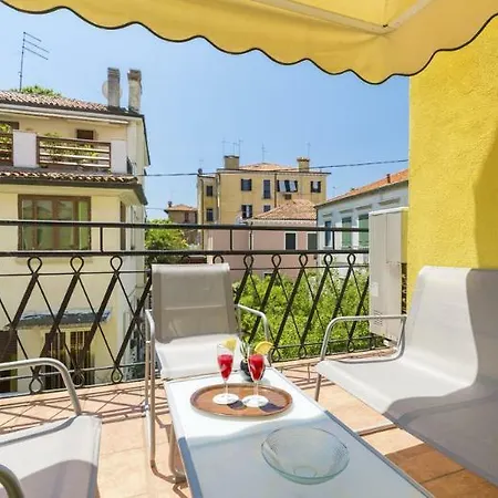 Tiziana 3*