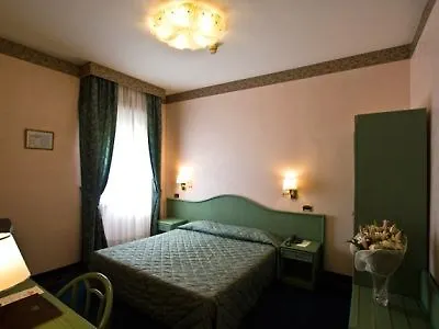 Tiziana Otel Venedik-Lido