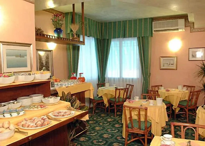 Tiziana Hotel 3*
